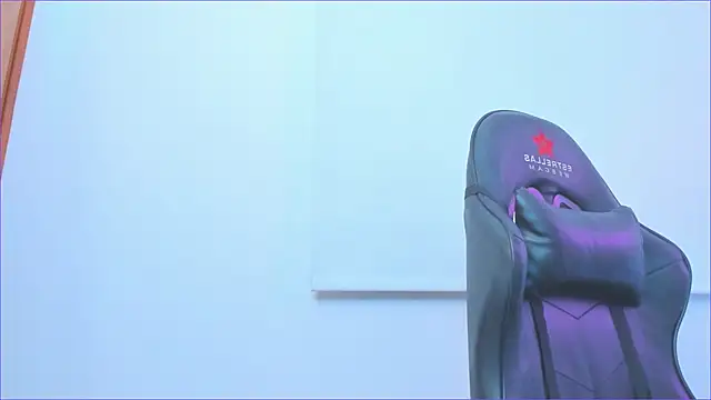 Snapshot of silvana__miller chatting on March 7, 7:27 pm silvana miller online show from March 7, 7:27 pm