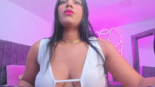 Snapshot of silvana__miller chatting on February 13, 12:23 pm silvana miller online show from February 13, 12:23 pm