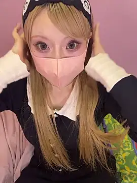 Snapshot of alice__1111 chatting on February 20, 12:38 pm alice 1111 online show from February 20, 12:38 pm