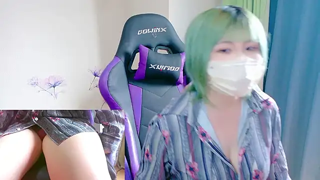 Snapshot of hazuki_8008 chatting on September 30, 3:55 am hazuki 8008 online show from September 30, 3:55 am