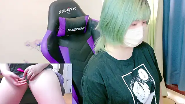 Snapshot of hazuki_8008 chatting on October 1, 1:33 am hazuki 8008 online show from October 1, 1:33 am