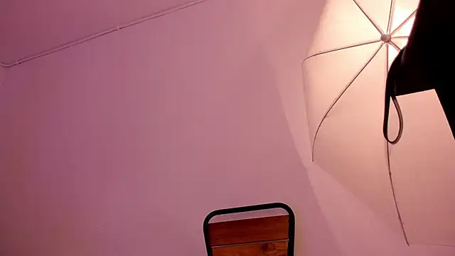 Snapshot of cloehonney chatting on November 9, 10:35 am cloehonney online show from November 9, 10:35 am