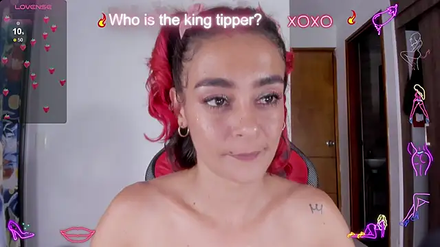 Snapshot of serafelle chatting on December 2, 1:58 am serafelle online show from December 2, 1:58 am