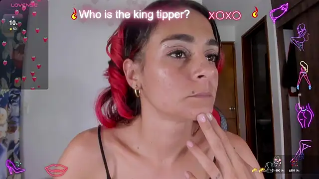 Snapshot of serafelle chatting on December 3, 4:25 am serafelle online show from December 3, 4:25 am