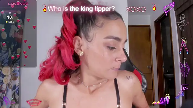 Snapshot of serafelle chatting on December 18, 4:20 am serafelle online show from December 18, 4:20 am