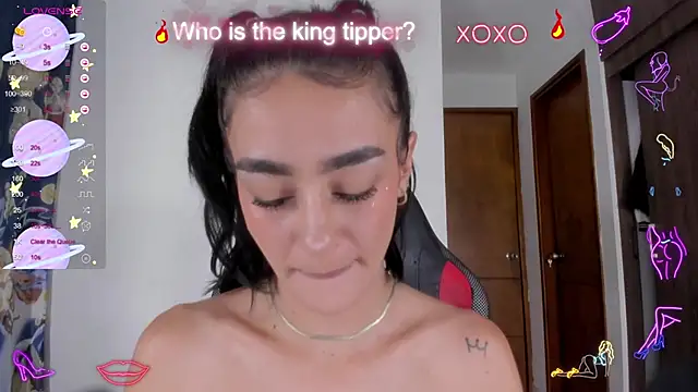 Snapshot of serafelle chatting on February 24, 12:20 am serafelle online show from February 24, 12:20 am