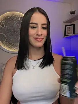 Snapshot of SarahhSmitth1 chatting on February 21, 11:43 pm SarahhSmitth1 online show from February 21, 11:43 pm
