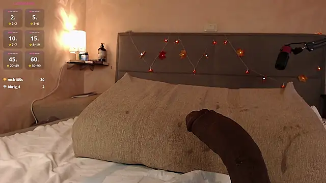 Snapshot of MissisNorris chatting on November 10, 7:24 pm MissisNorris online show from November 10, 7:24 pm