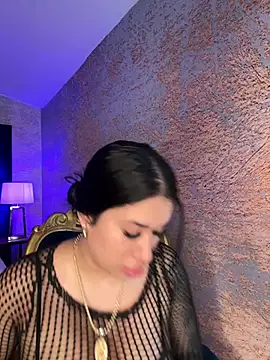 kiim taaylor online show from February 10, 11:36 am