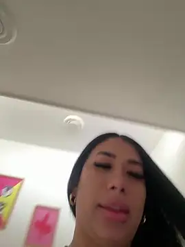 kiim taaylor online show from March 6, 1:14 pm