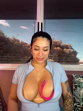 kiim taaylor online show from September 19, 1:01 pm