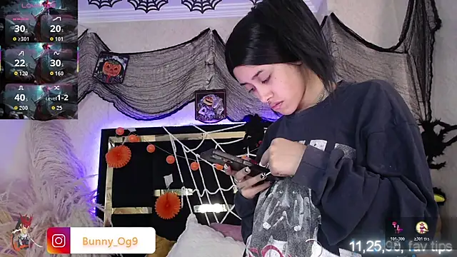 Snapshot of Bunny_O chatting on November 1, 8:55 pm Bunny O online show from November 1, 8:55 pm