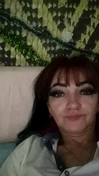 Snapshot of SweetLeila40 chatting on December 25, 3:38 pm SweetLeila40 online show from December 25, 3:38 pm