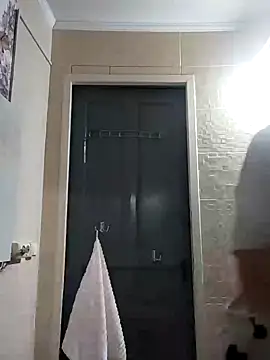 Snapshot of SweetLeila40 chatting on January 23, 2:50 pm SweetLeila40 online show from January 23, 2:50 pm