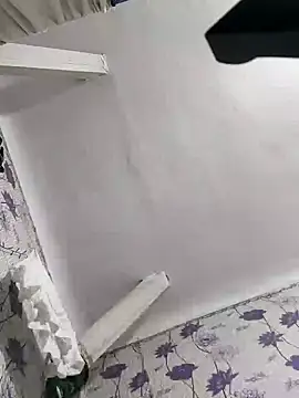 Snapshot of SweetLeila40 chatting on February 4, 11:49 pm SweetLeila40 online show from February 4, 11:49 pm