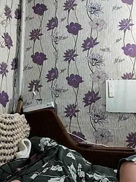 Snapshot of SweetLeila40 chatting on March 16, 12:34 am SweetLeila40 online show from March 16, 12:34 am