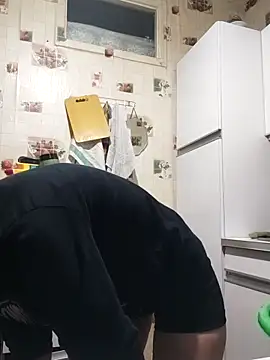 Snapshot of SweetLeila40 chatting on November 12, 12:00 am SweetLeila40 online show from November 12, 12:00 am