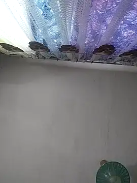 SweetLeila40 online show from December 16, 6:18 am