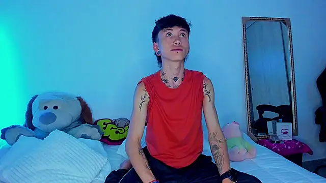 juniior 2311  online show from December 4, 11:46 pm