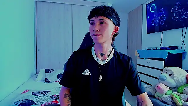 juniior 2311  online show from February 4, 8:03 pm