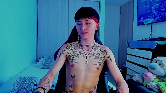 juniior 2311  online show from February 5, 8:35 pm