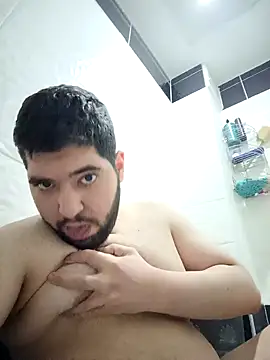 Snapshot of 31cektirenbatuu chatting on December 5, 2:44 pm 31cektirenbatuu online show from December 5, 2:44 pm