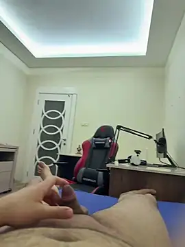 Snapshot of 31cektirenbatuu chatting on November 24, 9:36 pm 31cektirenbatuu online show from November 24, 9:36 pm