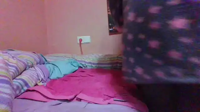 Snapshot of maria38xxx chatting on January 1, 10:46 pm maria38xxx online show from January 1, 10:46 pm