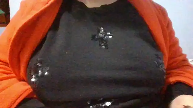 Snapshot of maria38xxx chatting on February 14, 12:41 am maria38xxx online show from February 14, 12:41 am