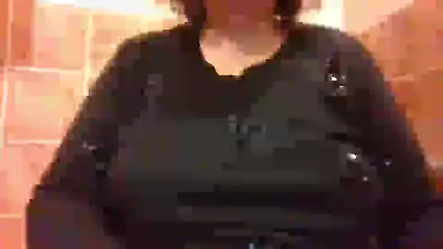 Snapshot of maria38xxx chatting on February 25, 7:47 pm maria38xxx online show from February 25, 7:47 pm