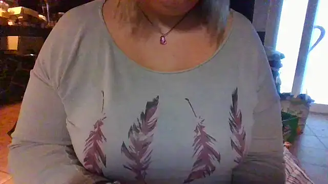 Snapshot of maria38xxx chatting on September 25, 5:27 pm maria38xxx online show from September 25, 5:27 pm