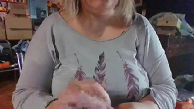 Snapshot of maria38xxx chatting on October 27, 12:31 pm maria38xxx online show from October 27, 12:31 pm