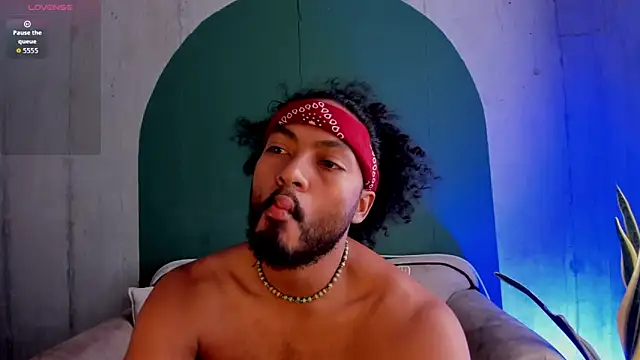 noah jones   online show from February 20, 5:13 pm