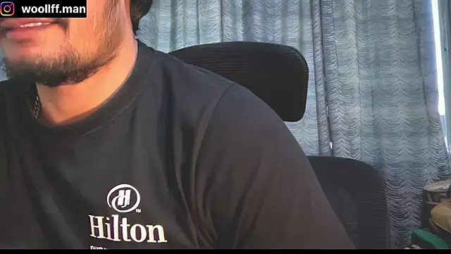 Snapshot of dickpois0n chatting on December 16, 9:35 am dickpois0n online show from December 16, 9:35 am