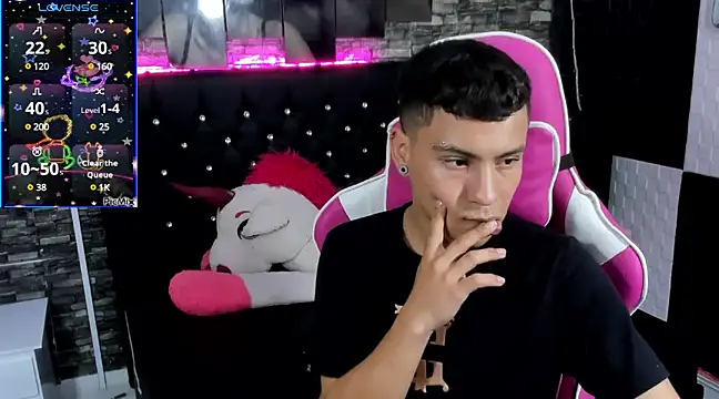 Snapshot of salvadorgomezx chatting on December 5, 11:40 pm salvadorgomezx online show from December 5, 11:40 pm