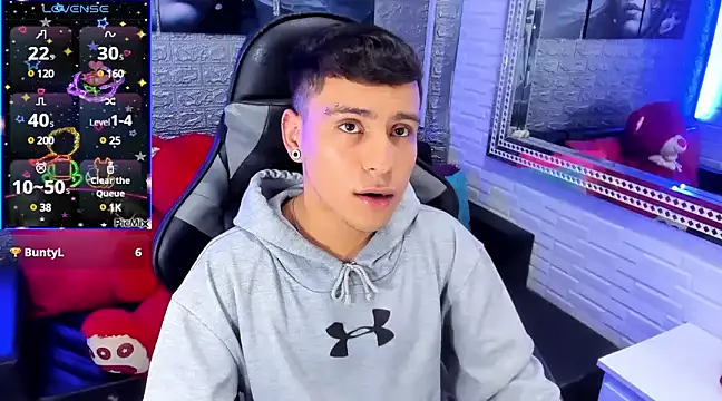 Snapshot of salvadorgomezx chatting on December 9, 4:23 am salvadorgomezx online show from December 9, 4:23 am