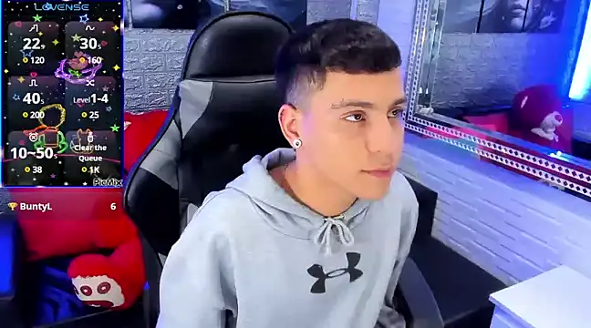 Snapshot of salvadorgomezx chatting on December 9, 7:50 am salvadorgomezx online show from December 9, 7:50 am