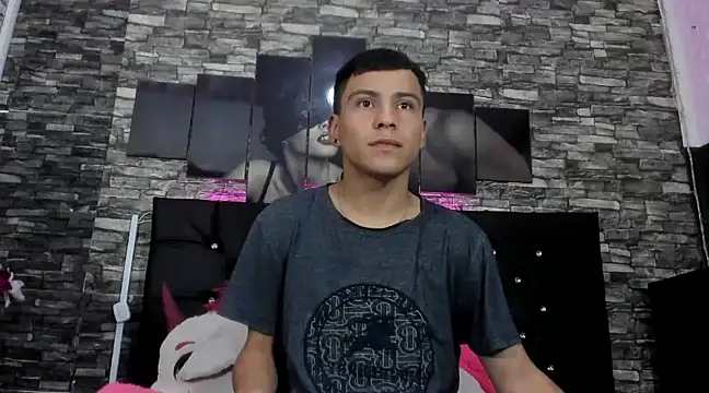 Snapshot of salvadorgomezx chatting on December 12, 10:42 pm salvadorgomezx online show from December 12, 10:42 pm