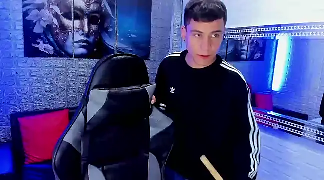 Snapshot of salvadorgomezx chatting on December 16, 1:53 am salvadorgomezx online show from December 16, 1:53 am