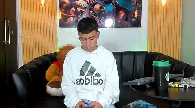 Snapshot of salvadorgomezx chatting on December 21, 4:14 pm salvadorgomezx online show from December 21, 4:14 pm