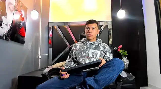 Snapshot of salvadorgomezx chatting on December 30, 7:21 pm salvadorgomezx online show from December 30, 7:21 pm