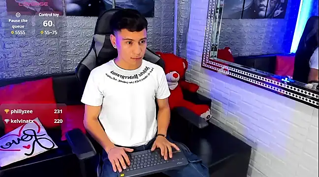 Snapshot of salvadorgomezx chatting on January 3, 5:50 am salvadorgomezx online show from January 3, 5:50 am