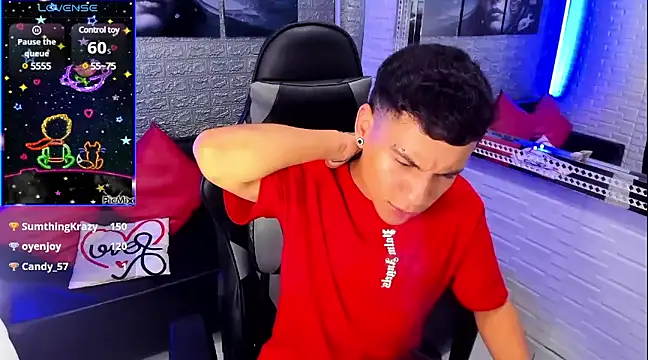 Snapshot of salvadorgomezx chatting on January 4, 9:54 am salvadorgomezx online show from January 4, 9:54 am