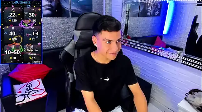 Snapshot of salvadorgomezx chatting on January 5, 2:49 am salvadorgomezx online show from January 5, 2:49 am