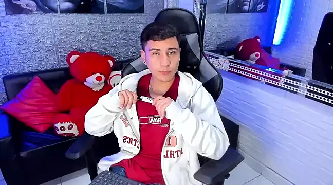 Snapshot of salvadorgomezx chatting on January 14, 1:47 am salvadorgomezx online show from January 14, 1:47 am