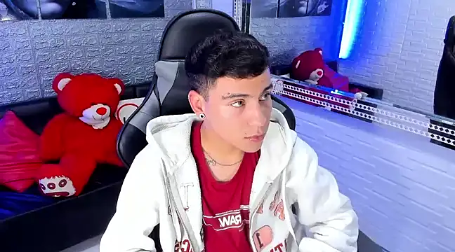 Snapshot of salvadorgomezx chatting on January 14, 4:57 am salvadorgomezx online show from January 14, 4:57 am