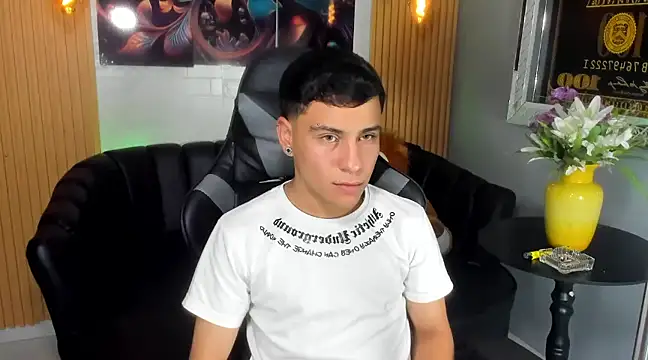 Snapshot of salvadorgomezx chatting on January 23, 12:14 am salvadorgomezx online show from January 23, 12:14 am