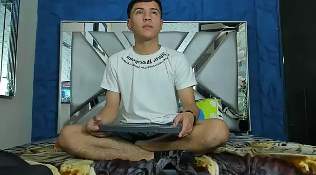 Snapshot of salvadorgomezx chatting on January 23, 3:54 pm salvadorgomezx online show from January 23, 3:54 pm