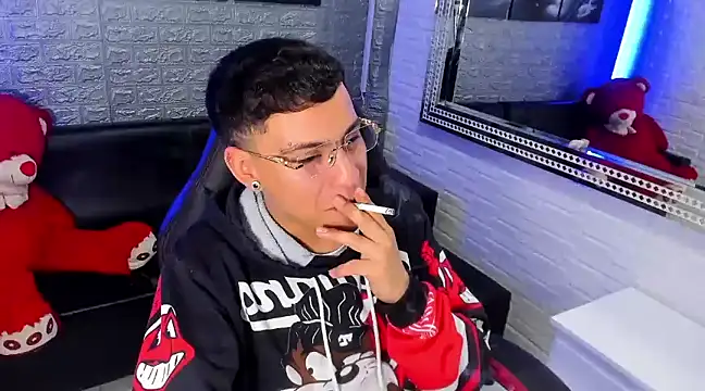 Snapshot of salvadorgomezx chatting on February 7, 3:34 am salvadorgomezx online show from February 7, 3:34 am