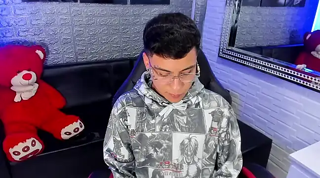 Snapshot of salvadorgomezx chatting on February 8, 7:48 am salvadorgomezx online show from February 8, 7:48 am